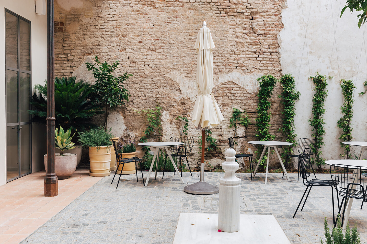Placido y grata boutique hotel Seville 20.jpg